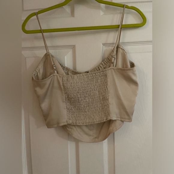 Elodie Nordstrom Cream Ruched Crop Top M - Picture 2 of 3